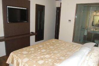 Hotel Yellow Sapphire, Karnal 2